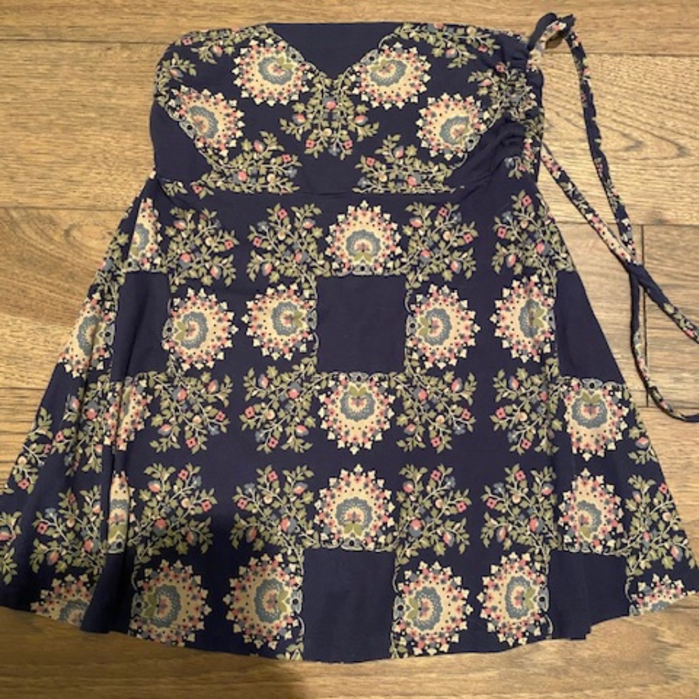 Patagonia Convertible Navy Skirt/Top size S